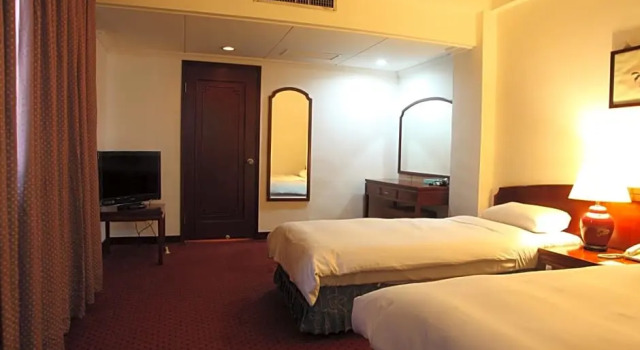 Deluxe Dvoulůžkový s manželskou postelí pokoj Nantou Hotel