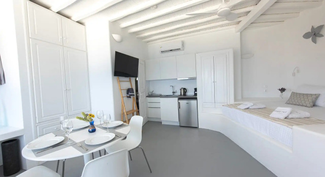 Полулюкс Eagles Nest Mykonos Suites & Apartments - Shared Pool & Jacuzzis