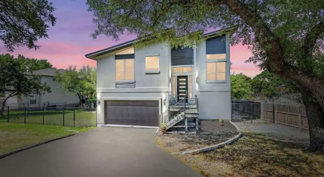 Upscale 5BR Home on Lake Travis/hottub/lake Views
