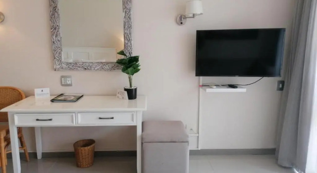 Апартаменты @35 Brookes Suites seaside escape
