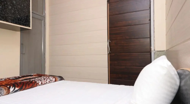 New Era Guest House by OYO Rooms, Book Pension Narela Haryana