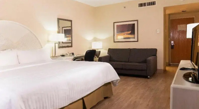 Двухместный номер Standard с балконом Holiday Inn Express Torreon by IHG