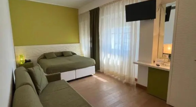 Полулюкс Hotel Mon Pays