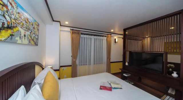 Полулюкс с красивым видом из окна Flower Garden Hotel