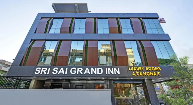 Itsy Hotels Sri Sai Grand Inn Near MG Road & PVP Mall, Забронировать Отель Отели Виджаявада 3 звезды, 3*