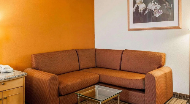 Двухместный номер Standard Quality Inn & Suites Shelbyville I-74