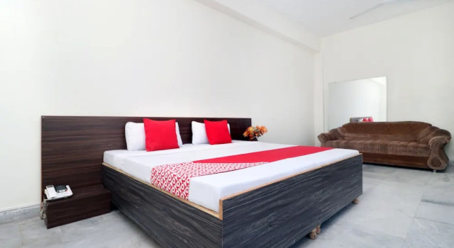 Люкс OYO 18570 Hotel Jazz