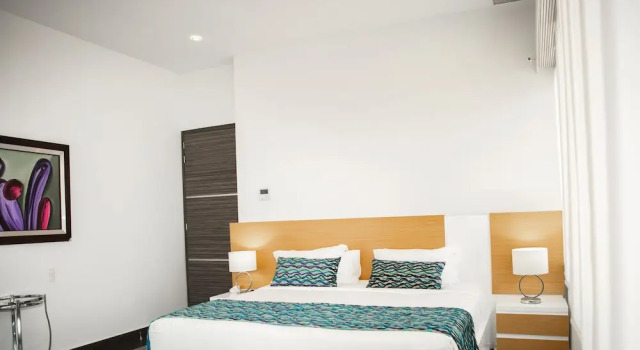 Люкс с балконом Punta Diamante Premium Hotel