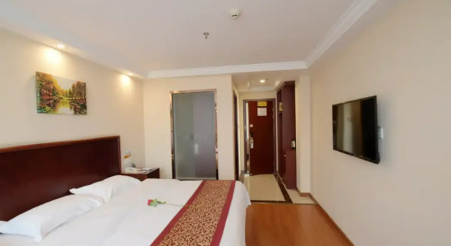 GreenTree Inn Taizhou Xinghua City Wuyue Plaza Express Hotel, Prenota Hotel Taizhou (Jiangsu) Jiangsu