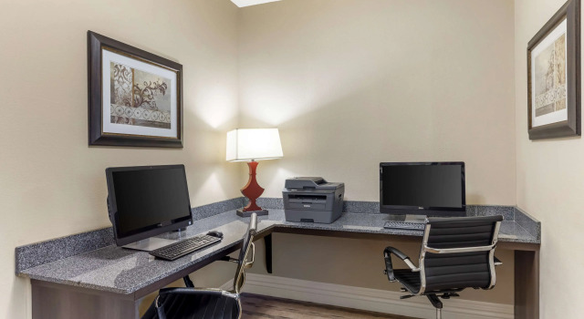 Best Western Plus Burleson Inn & Suites, Забронировать Отель Берлесон Dallas - Fort Worth Metropolitan Area