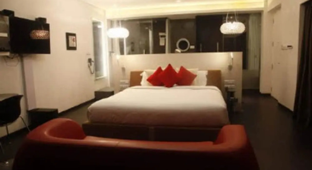 Номер Superior с балконом Fahrenheit Hotel