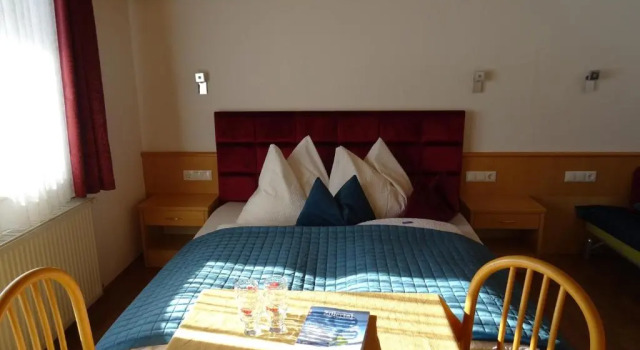 Четырёхместный номер Standard Hotel Restaurant Rosengarten