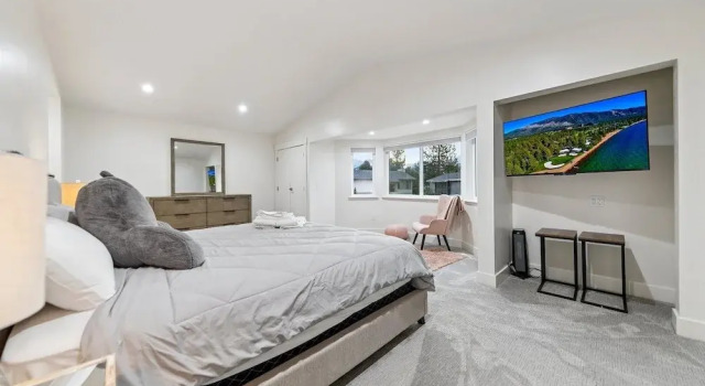 Коттедж 1928 Marconi  Way 3 Bedroom Home