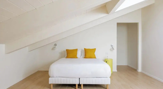 Napoli White Apartment by Wonderful Italy, Забронировать Апартаменты/квартира Неаполь Кампания, рядом с Церковь Пио Монте делла Мизерикордия