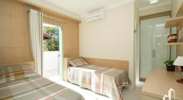 TRIPLEX COM 03 SUíTES E BANHEIRA HIDROMASSAGEM, Забронировать Отель Бомбиньяс Санта-Катарина