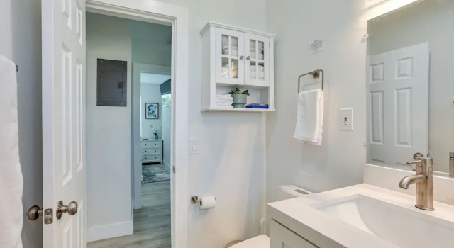 Коттедж с 2 комнатами West Palm Beach Vacation Rental ~ 2 Mi to Beach!