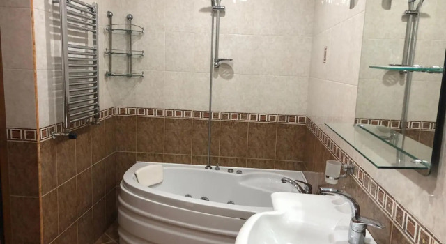 apartment 4 rooms, Prenota Appartamento Baku Azerbaigian, vicino a Piazza della Libertà