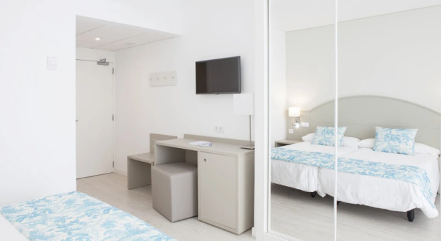 Двухместный номер Standard с балконом и с видом на море Hotel Alay