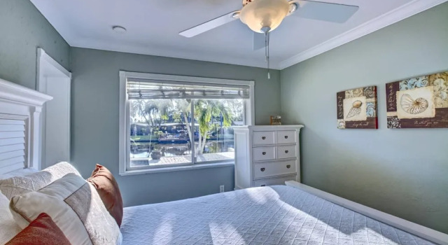 Peacock Bungalow - Right