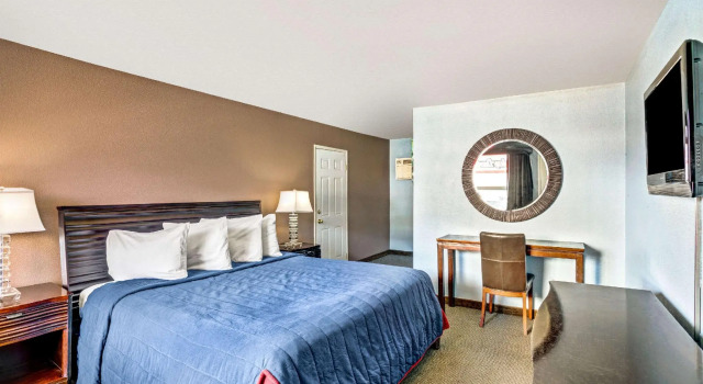 Двухместная студия люкс Travelodge Center Strip