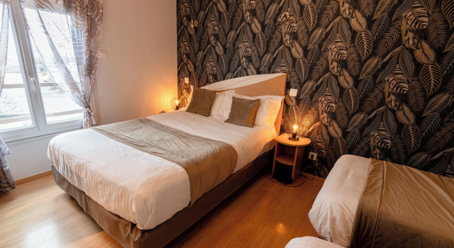 Четырёхместный номер Standard Logis Hôtel Centrotel et Spa Bulles dAllier
