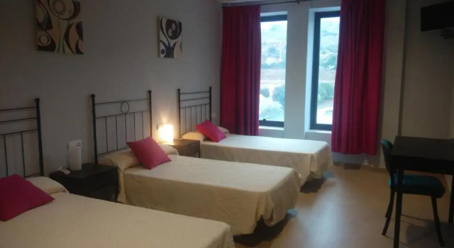 Одноместный номер Standard Hostal la Molina