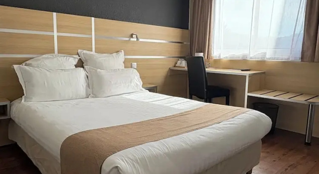 Двухместный номер Comfort Cithôtel Le Christel hôtel et restaurant