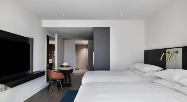 Четырёхместный номер Deluxe Melbourne Marriott Hotel Docklands
