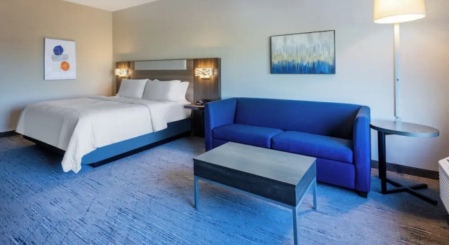 Двухместный люкс Holiday Inn Express & Suites Benson by IHG
