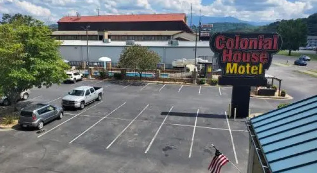 Colonial House Motel