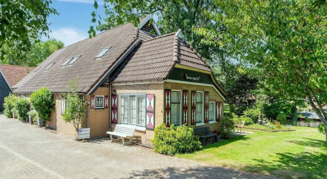 Коттедж Giethoorn Lodge
