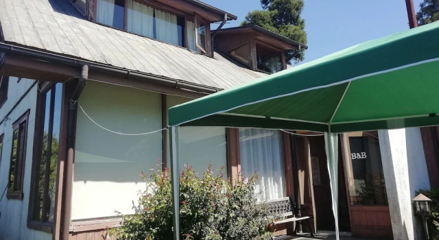 Wood Lake Bed & Breakfast, Prenota Hotel Hotel a Los Lagos con parcheggio, Parcheggio