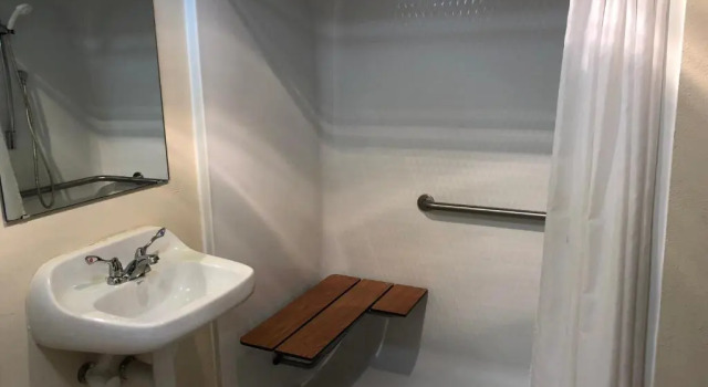 Номер Standard Days Inn by Wyndham Batavia Ohio