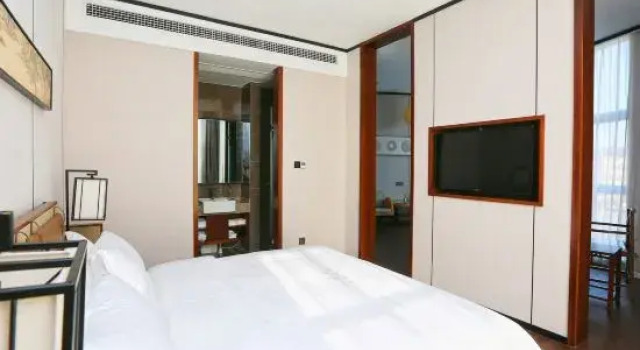 Люкс Business Metropolis Hotel (Ma'an Shandong Station  Anhui Industry university Branch)