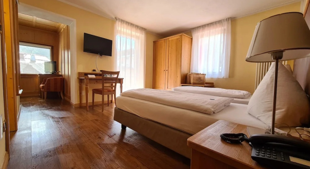Двухместный номер Superior с балконом Hotel Astoria