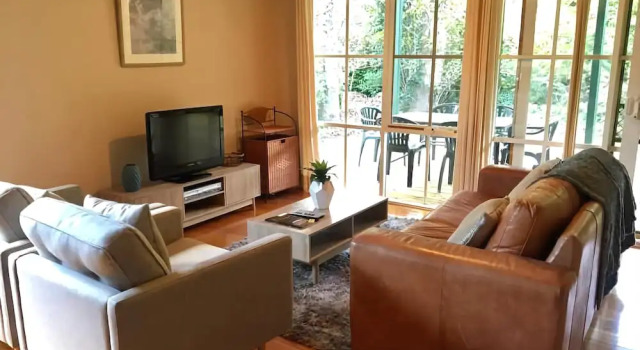 Corinda Cottage - 4 bedroom pet friendly