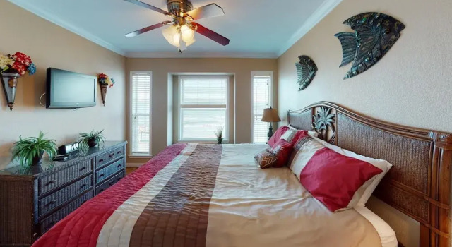 Seascape 1211 2 Bedroom Condo by RedAwning