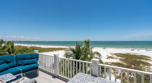 Luxury Beach Front Pool Home In Paradise! 8 Bedroom Home by RedAwning