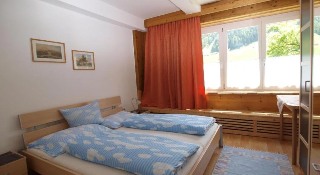 Ferienwohnung Mondial, Rezerwuj Hotel Hotele w Tyrol z parkingiem, Parking