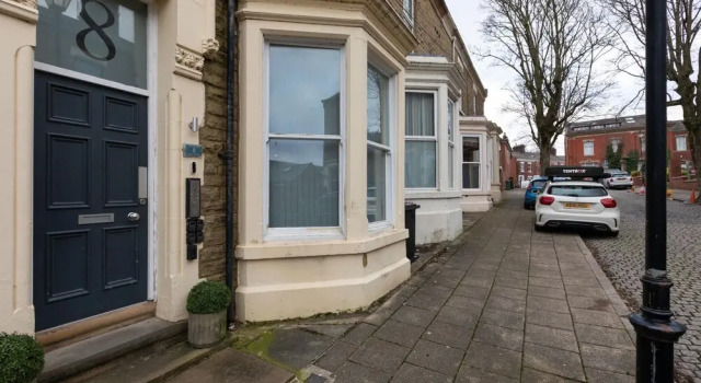 City Haven Preston, Забронировать Отель Отели Престон с парковкой, рядом с Железнодорожный вокзал Престона, Парковка