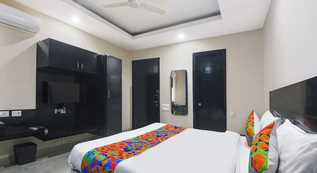 FabHotel Giriraj Hospitality - 100 Meters From Narayana Hospital | Gurugram