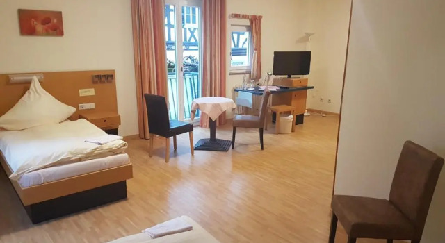 Hotel & Café Ritter von Böhl, Забронировать Отель Дайдесхайм Wine Route