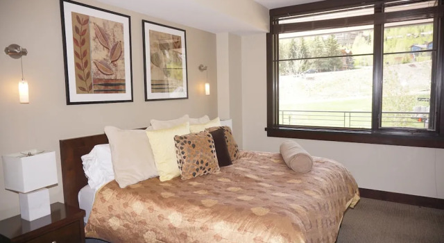 Hayden Lodge  - Views Of The Slopes And Village 3 Bedroom Condo by RedAwning