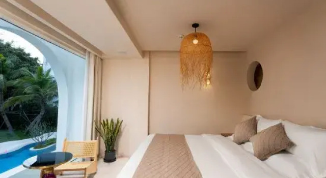 Двухместный люкс с видом на бассейн Floral Hotel · MiLin ChunHuan Hotel