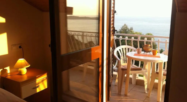 Апартаменты c 1 комнатой с балконом и с видом на море Apartments Liza Cavtat