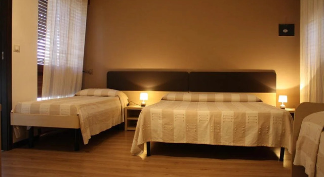 B&B 5 Sensi, Book Bed and Breakfast Hoteller i Belpasso med parkering, Parkering