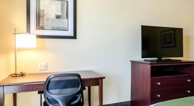 Четырёхместный номер Standard Cobblestone Hotel & Suites - Paxton
