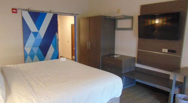 Двухместный люкс Holiday Inn Express & Suites Boynton Beach by IHG