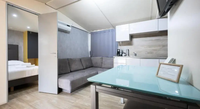 Ms Estrada Mobile Homes, Забронировать Отель Отели Биоград-на-Мору с парковкой, рядом с Частный Пляж «Кемп Сенди», Парковка