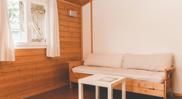 Comfortable Chalet With a Porch Near the Atlantic Coast, Rezerwuj Chalet Hotele w Charente-Maritime z basenem, Basen
